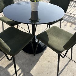 Beautiful Round Black Table And 4 Chairs Included Good Condition 