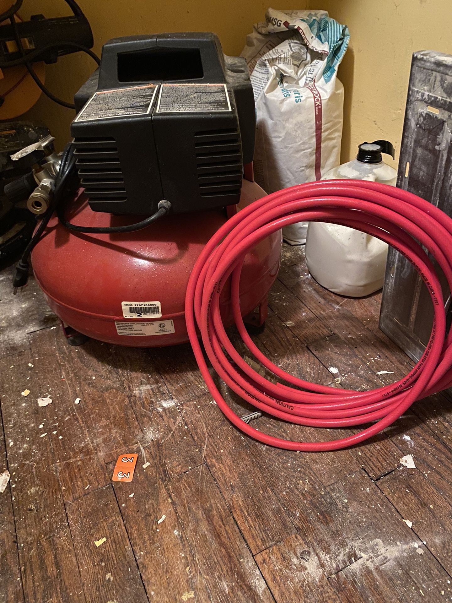 Air Compresor With House