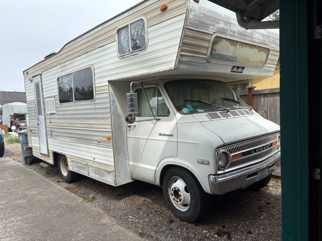 1973 Dodge Sportsman RV