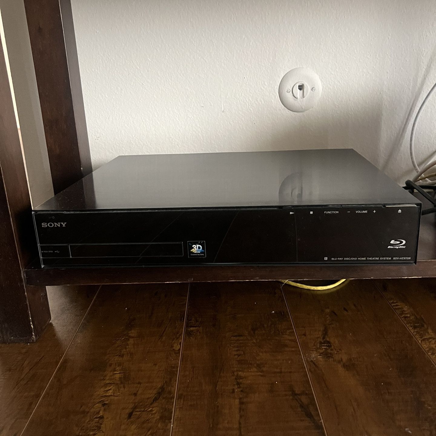 Sony Receiver With Speakers And  