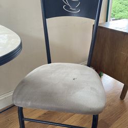Small kitchen table and chairs