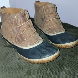 LADIES SOREL ANKLE BOOTS SIZE 8