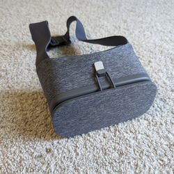 Google Daydream View VR Virtual Reality Headset - NEW Condition!