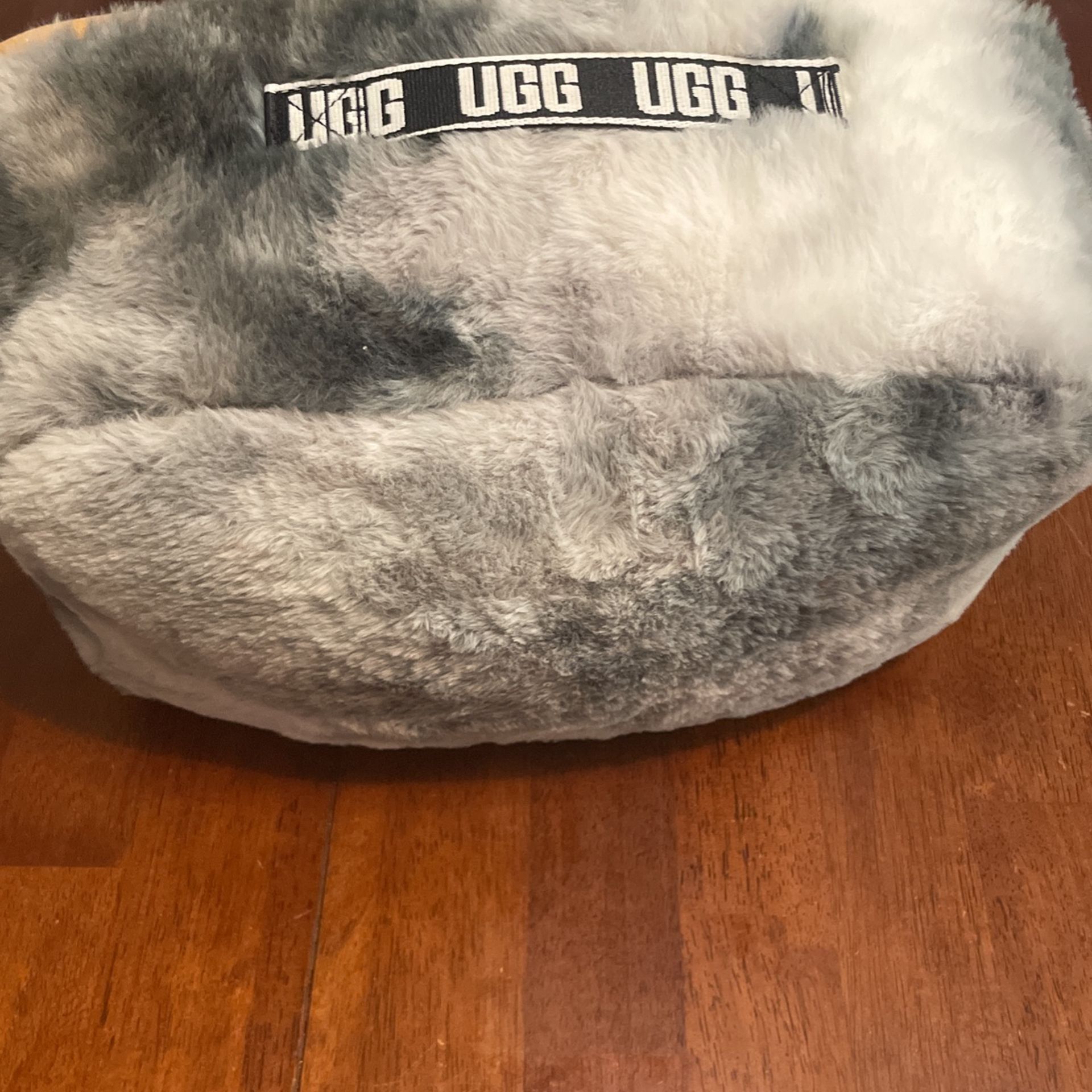 UGG Lap Desk for Sale in San Diego, CA - OfferUp