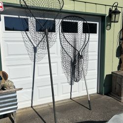 Two collapsible salmon fishing nuts, and good condition.  The first one is made by Ranger products and measures about 108 inches in total length. The 