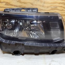 2010-2015 Chevrolet Camaro SS Passenger Side Halogen Headlight Right Side OEM