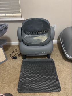 Neakasa automatic litter box with litter mat