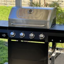 Grill 4 Burners Good Condition