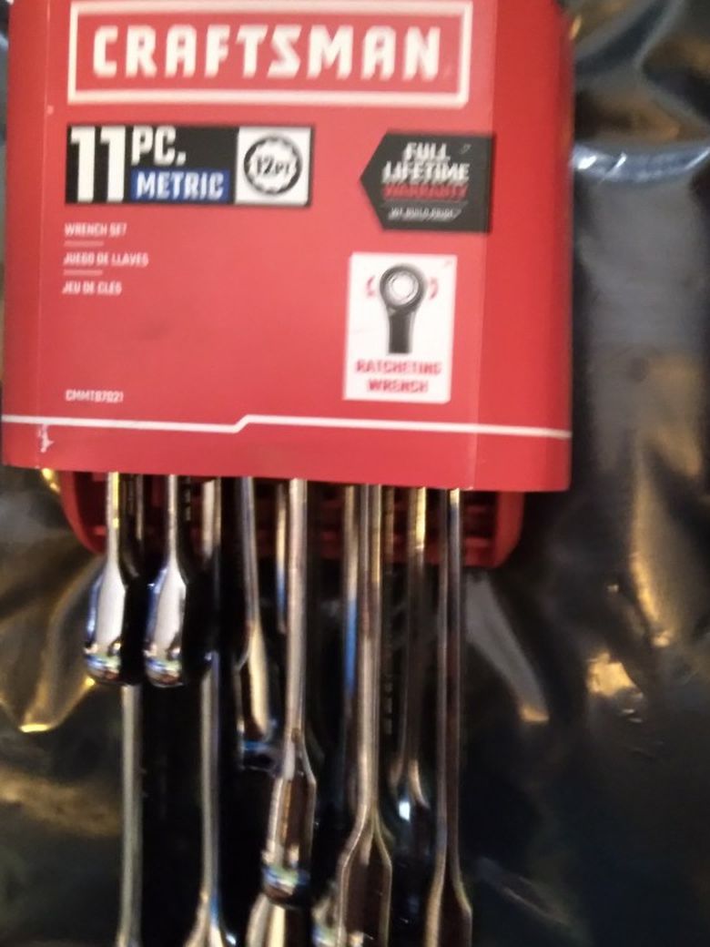 Craftsman SAE, and Metric 11pc, 12pt Ratcheting Wrench Sets. One Of Each