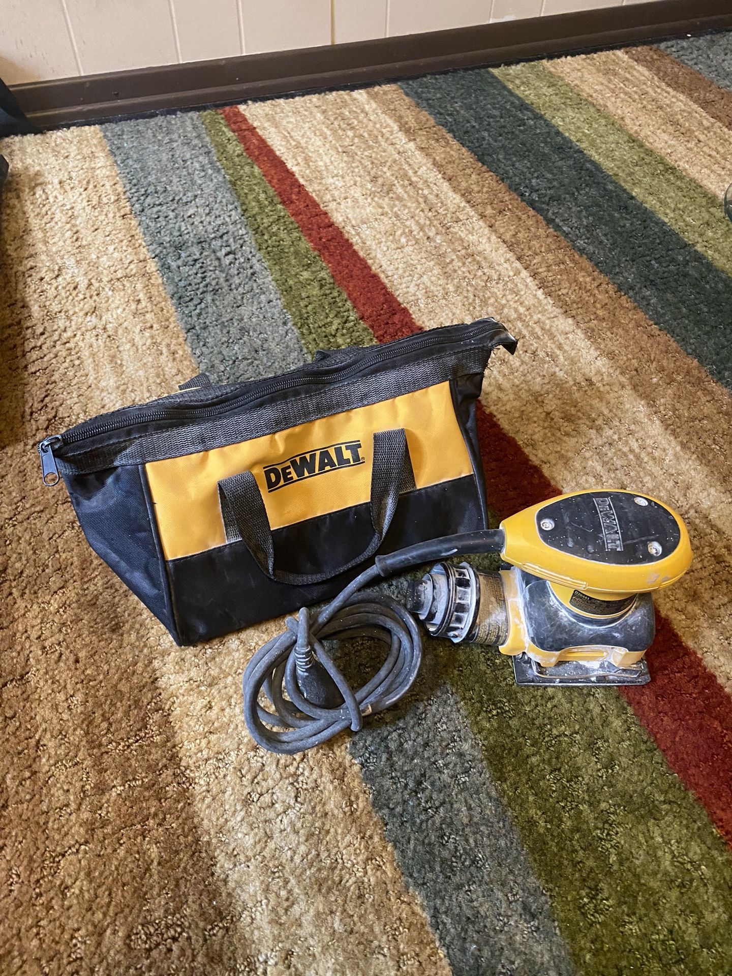 Dewalt Palm Sander - 4” Square Surface