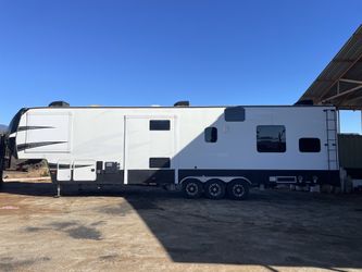 2017 Dutchman Voltage