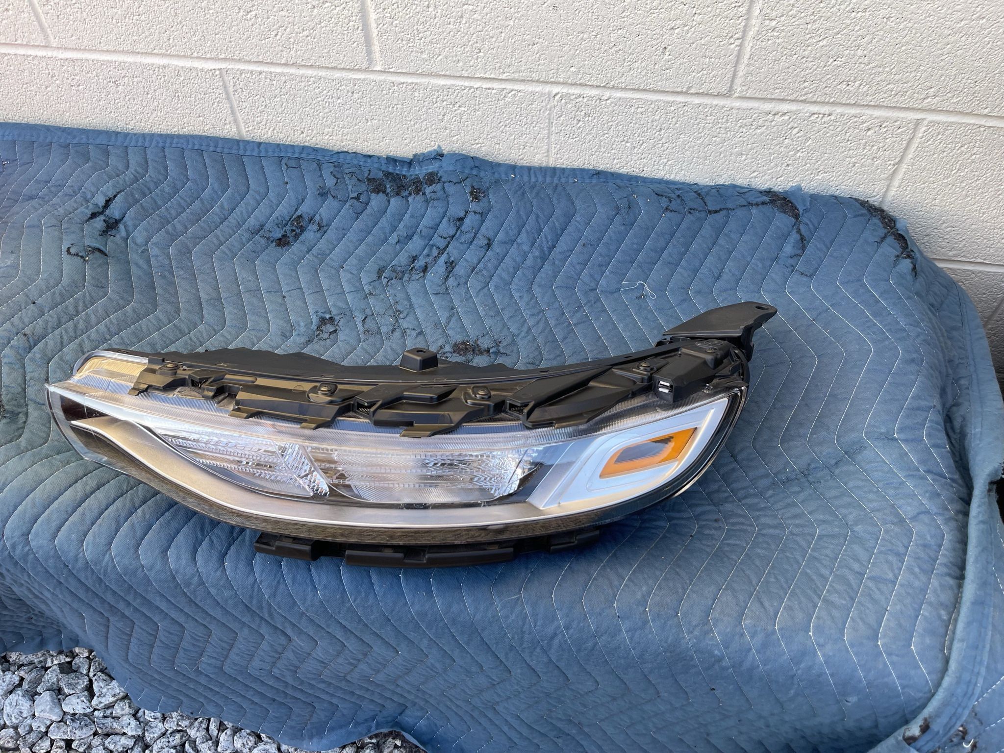 Kia Soul Headlight 2020, 2021 Driver side, OEM original headlamp, driver side