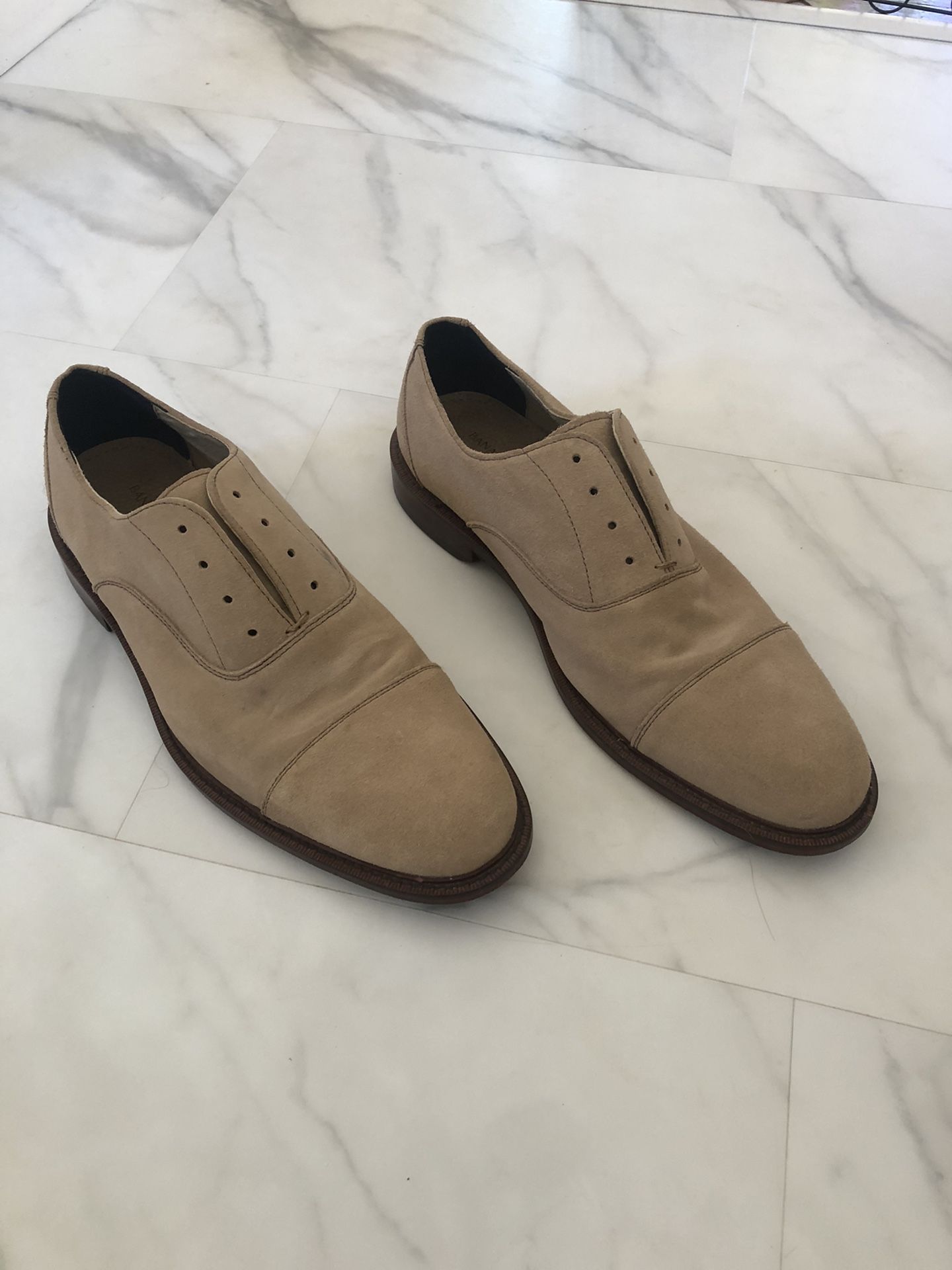 Laceless Banana Republic Leather Suede Shoes