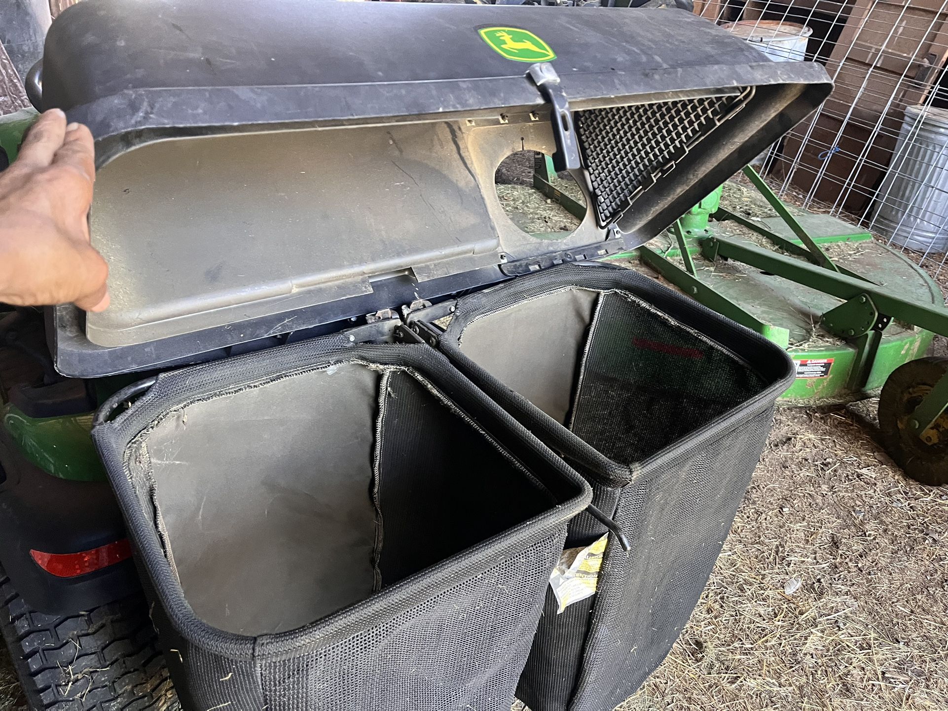 E170 John Deere Lawnmower