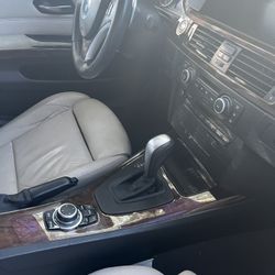 BMW 2011 Blue Tittle 