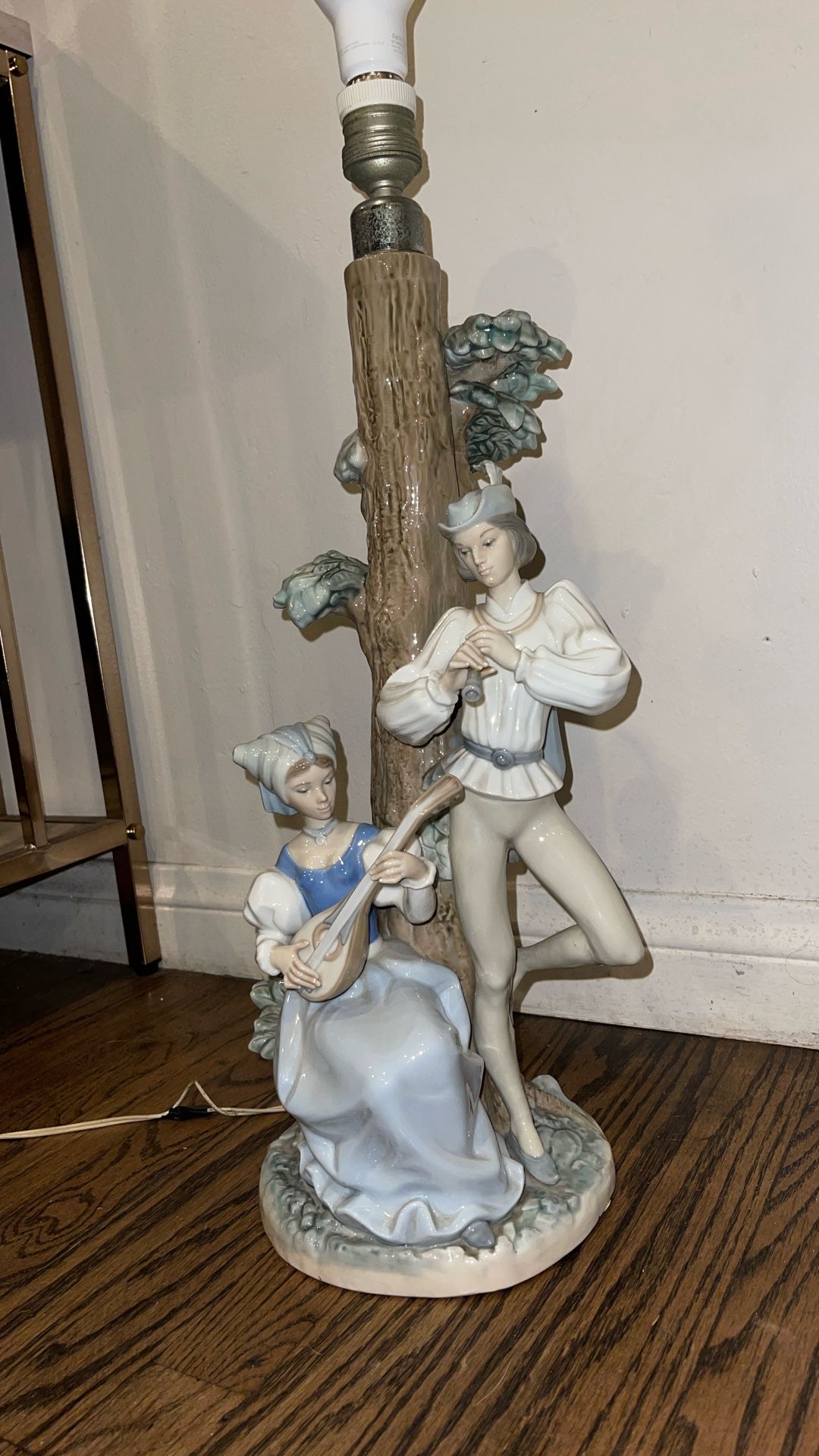 Vintage NAO LLADRO Porcelain Lamp Medieval Musicians 21” Tall