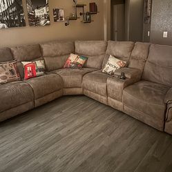 Sofa with side recliner 