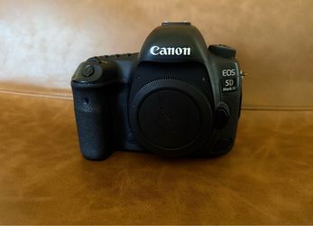 Canon 5 D  Mark IV