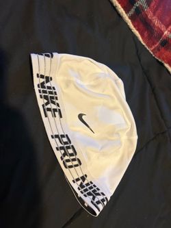 Nike skully