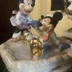 New Lenox Disney Rare Ice Skating 