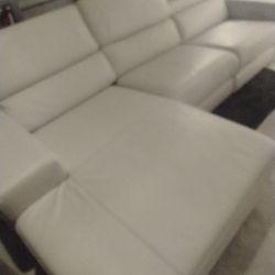 SECTIONAL GENUINE LEATHER DORADO FURNITURE IN L SHAPPE... DELIVERY SERVICE AVAILABLE 🚚⚡🚚