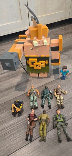 Selling a bundle of mixed action figures, perfect for imaginative play!
Includes:
​(1) Large Minecraft Legends Piglin figure (Features a weapon).
​(6)