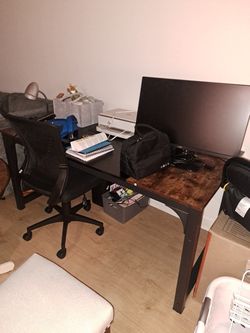 63" Office Desk In Great Condition!