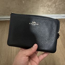 Corner Zip Wristlet bag