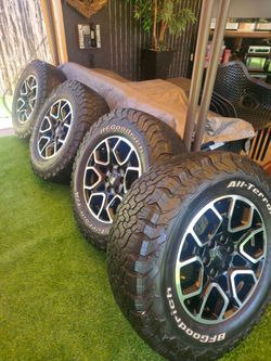 18" Ford F150 Raptor style Wheels and tire set