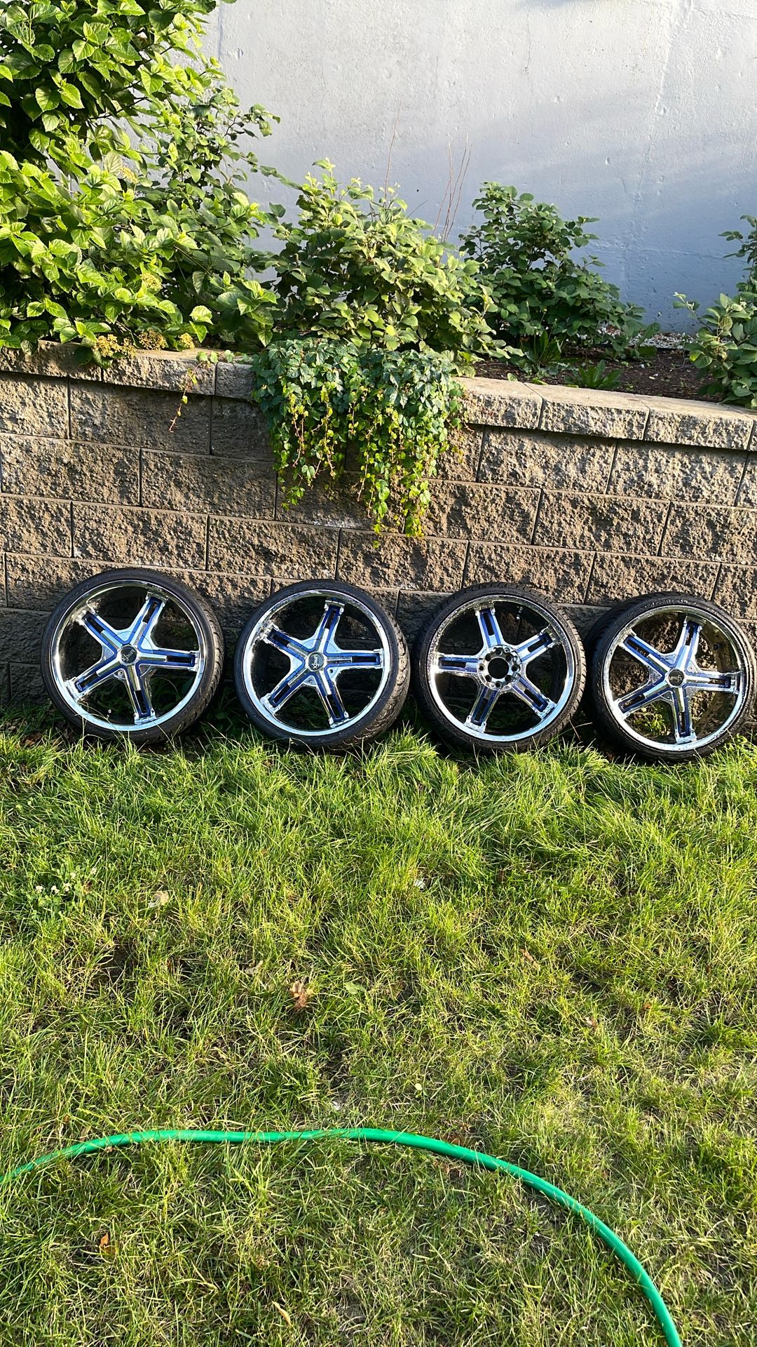 18” UNIVERSAL RIMS