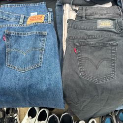 Men’s Levi’s 42 