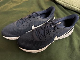 Nike Men’s Size 12 Running Shoes - Revolution