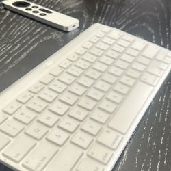 Wireless Apple (long distance) Keyboard