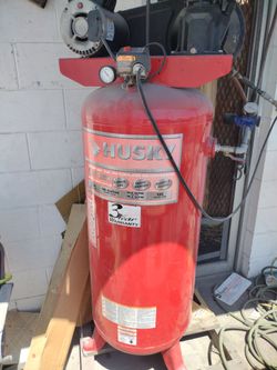 HUSKY 60 GALLON AIR COMPRESSOR