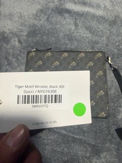 Tiger Motif Wristlet Gucci