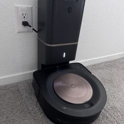 iRobot Roomba S9+ Vacuum with spare parts