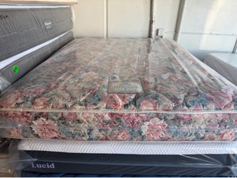 QUEEN SIZE MATTRESS & BOX SPRING BED SET