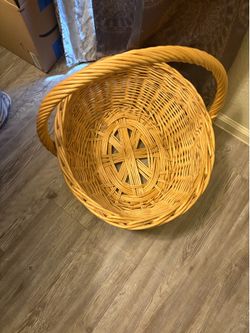 Massive Easter basket!! Excellent condition!