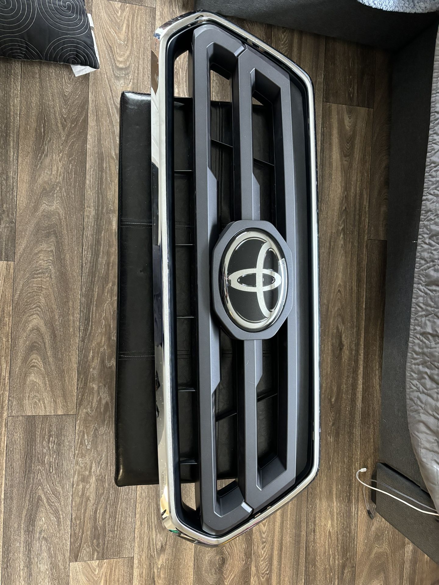 23 Sr5 Grille