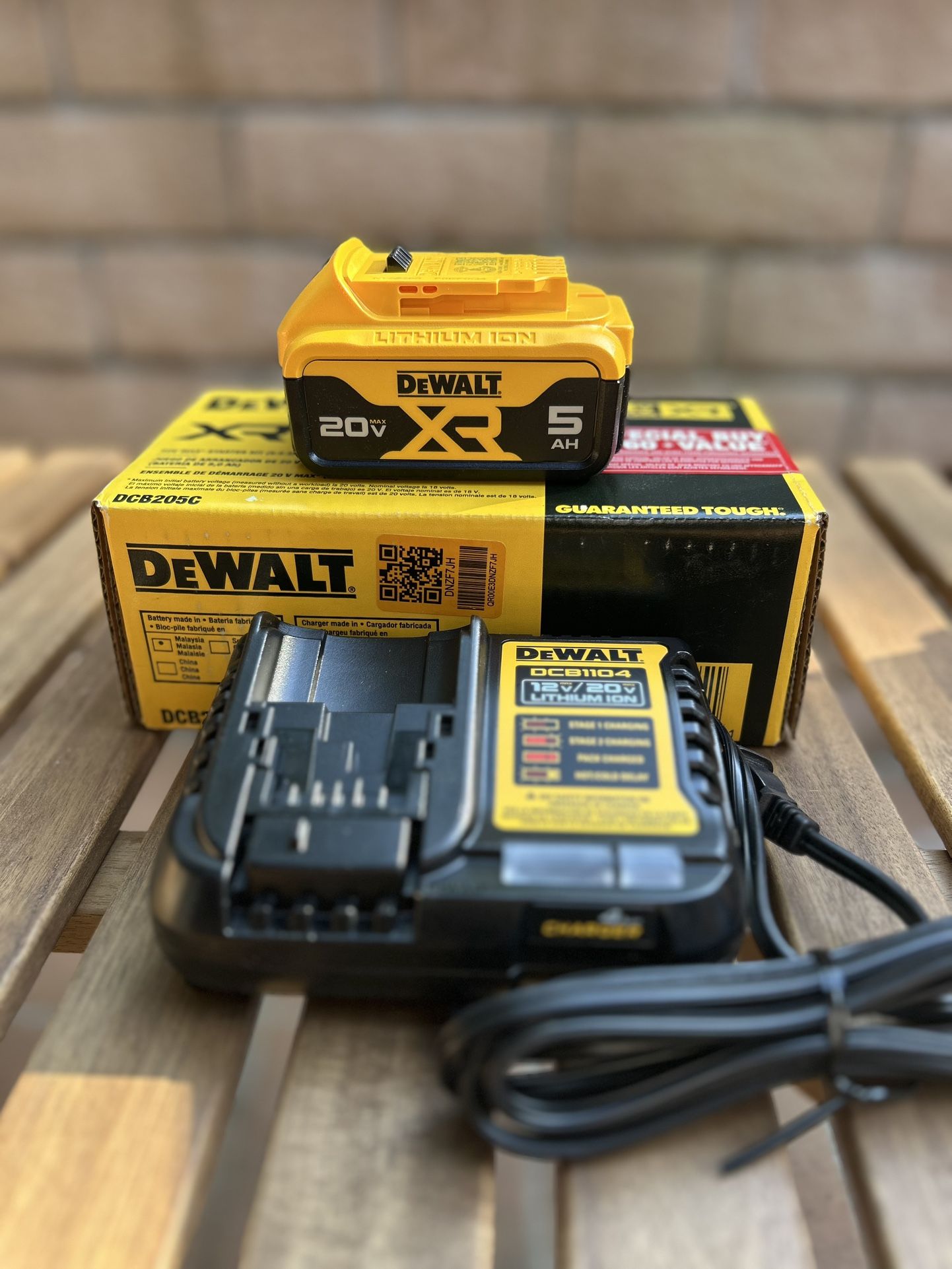 Dewalt Battery XR MAX 20V 5ah Battery Charger Combo