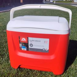 Igloo Island Breeze 28qt Cooler Box Red White Tow Handle Plastic