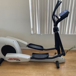 Life Fitness Elliptical 