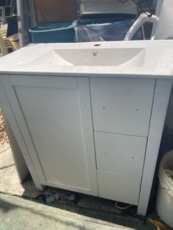 Vanities and sinks
