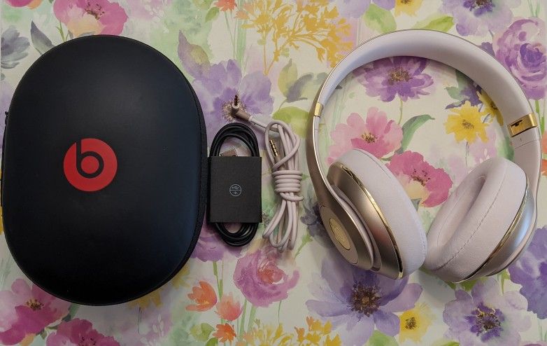 Beats Studio Wireless Over-Ear Headphones - Gold