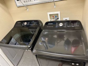 Samsung washer /dryer elec. Black  clarge capacity
