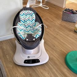 4 Moms Infant Swing
