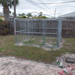 PEN 10 X 10 X 6 WITH ROOF