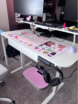 Great condition electric standing desk