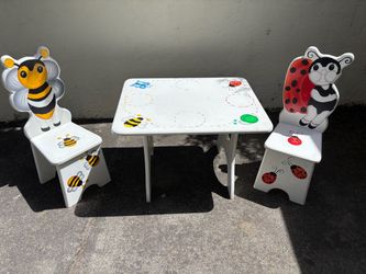 Kids Table and 2 Chairs