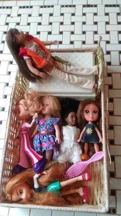 Small doll lot